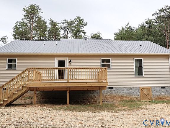 3rd image of 284 Hughes Rd