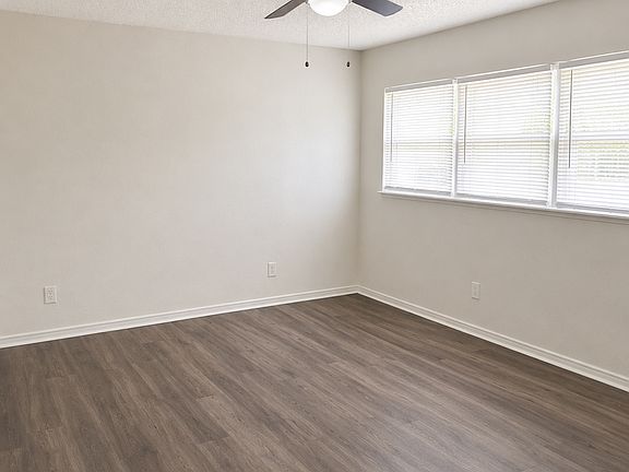 4th image of 4415 42nd St