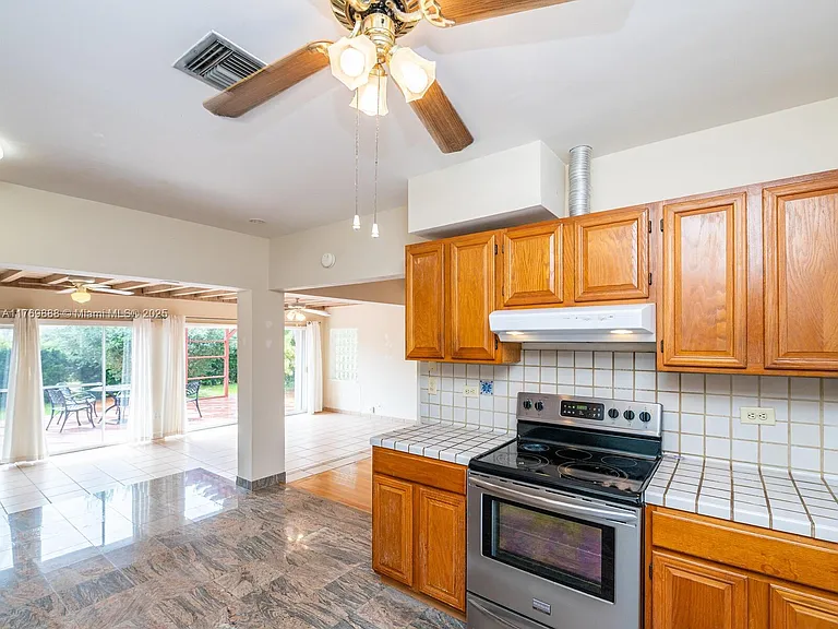 9441 Byron Ave — Photo 30