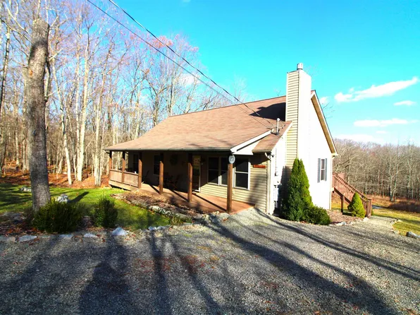 406 Windflower Dr, Terra Alta, WV 26764