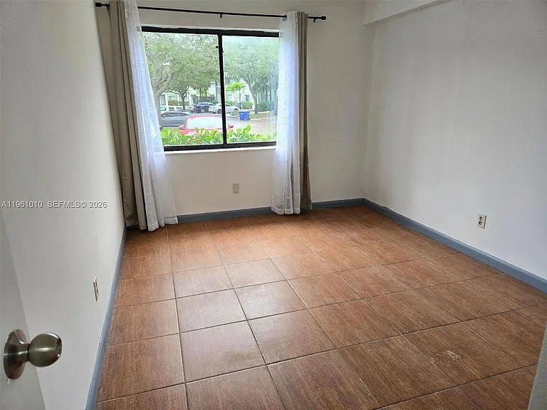5921 Washington St #124 — Photo 12
