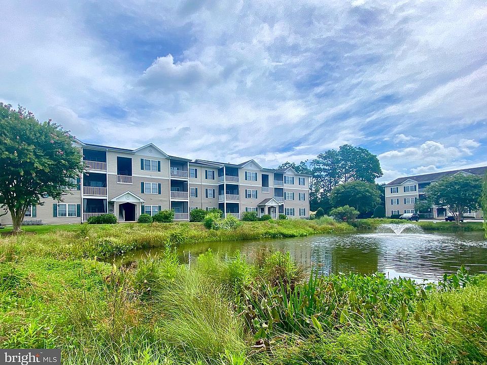 1st image of 300 Pebble Dr Unit 315