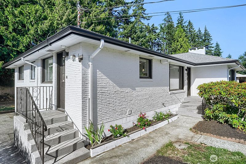 4th image of 431 72nd Street SE