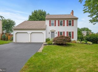 3 Horseshoe Dr, Ephrata, PA 17522