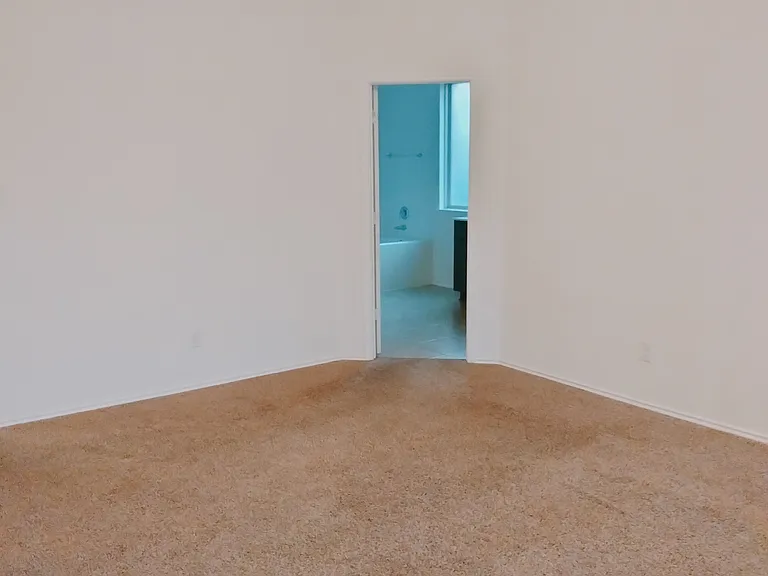 23818 San Barria Dr — Photo 14