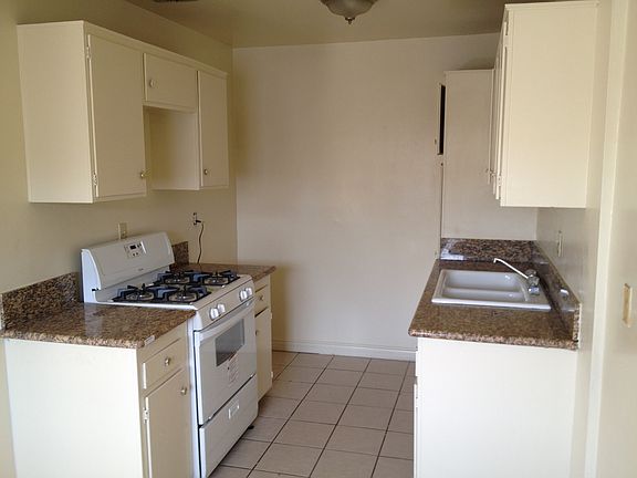 2nd image of 5216 Canoga St APT 2