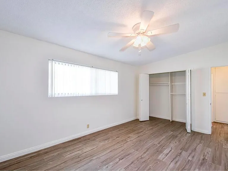 2707 Montrose Ave #10 — Photo 10
