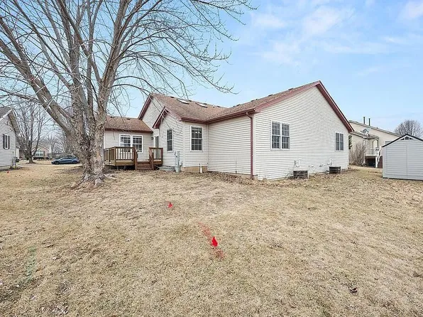 678 S Elizabeth St, Maple Park, IL 60151