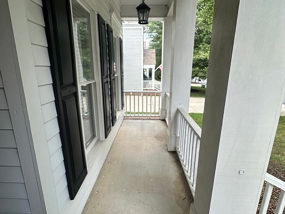3rd image of 716 Camaross Dr