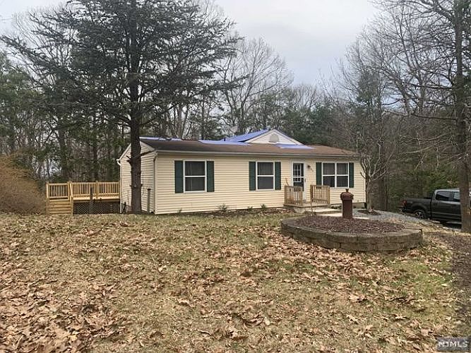 1st image of 47 N Lakeside Dr