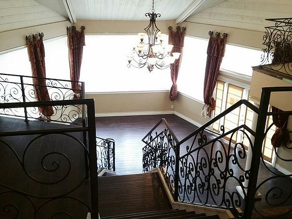 3rd image of 2424 San Antonio Cres W