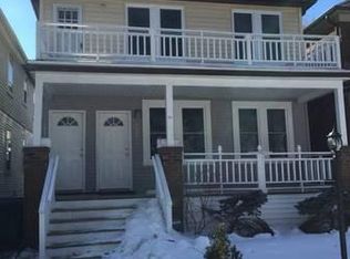1035 Wayburn St, Grosse Pointe, MI 48230