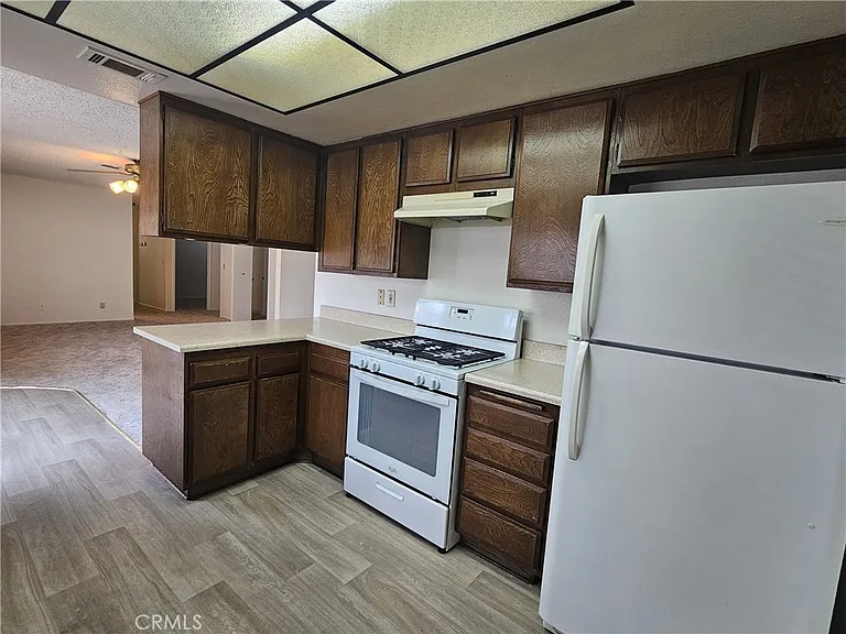 11459 Benton St — Photo 7