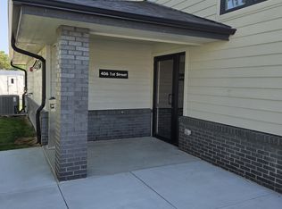 406 1st St #2A, Yutan, NE 68073