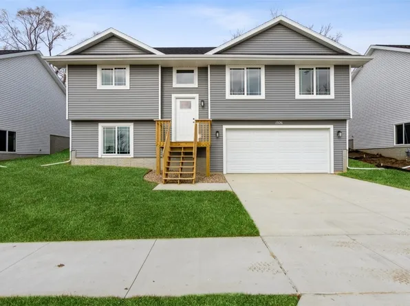 1926 Holly Meadow Ave SW, Cedar Rapids, IA 52404