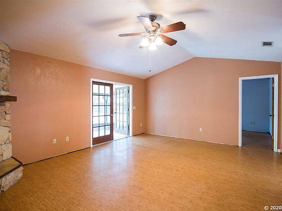 4th image of 5004 NW 37th Pl