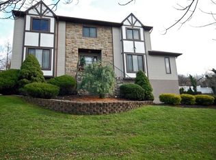 13 Alexandria Ct, Woodland Park, NJ 07424