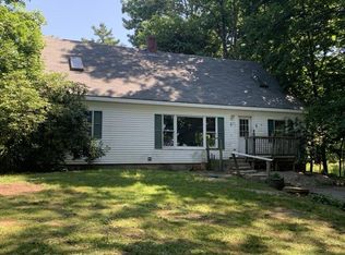27 Bradford Rd, Wiscasset, ME 04578