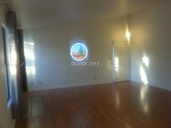 3rd image of 5068 Jeffreys St