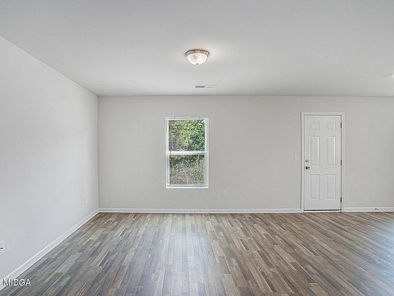 5th image of 163 Kinsale Dr