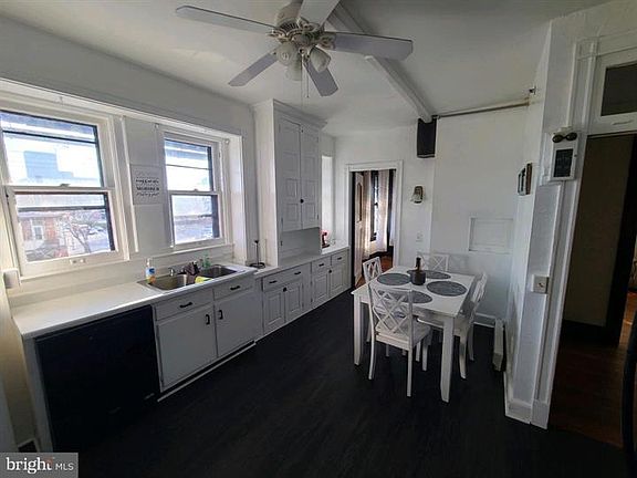 4th image of 901 N Front St #3R