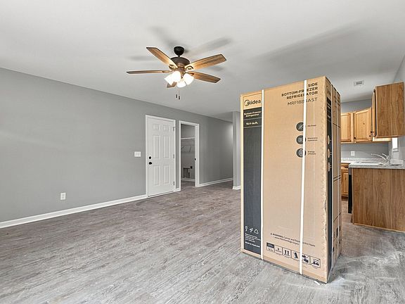 5th image of 105 N B St Lot 82