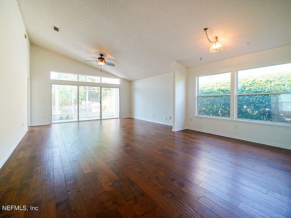 5th image of 180 PATRICK MILL Circle
