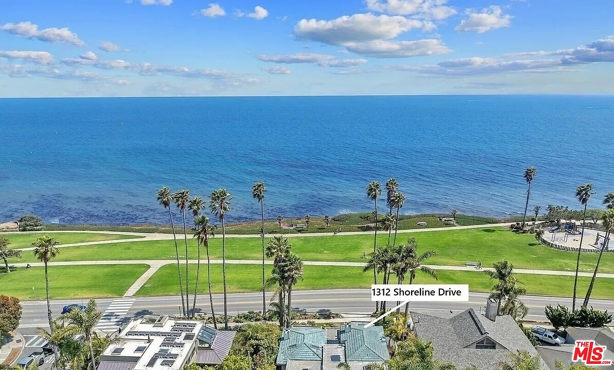 4 bed, 2.5 bath, 3100 sqft, $24,500 — Photo 2