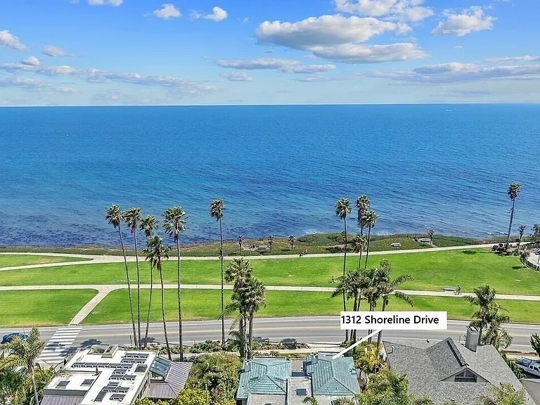 1312 Shoreline Dr — Photo 2