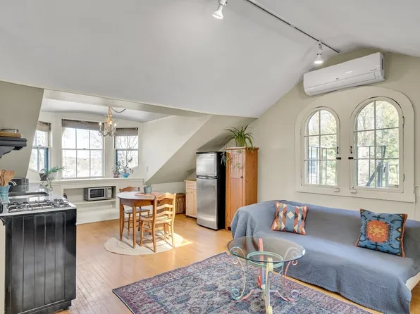 11 Rocky Nook Ter APT 5, Jamaica Plain, MA 02130