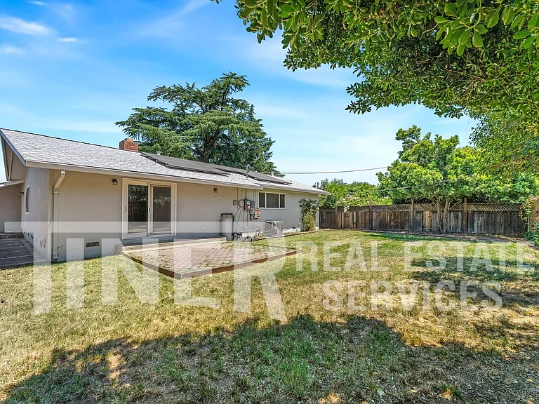 9136 Cecile Way — Photo 22