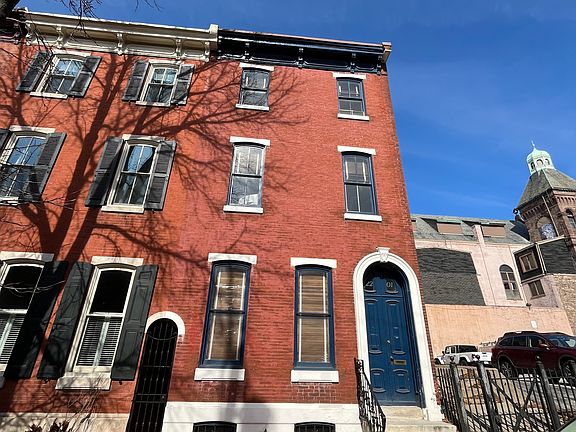 2nd image of 2201 Mount Vernon St Floor 3
