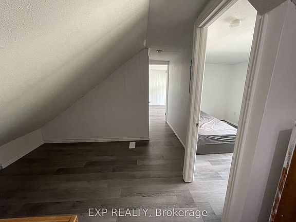 4th image of 81 Holmes Ave