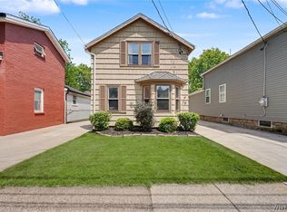 18 Lake Ave, Lancaster, NY 14086