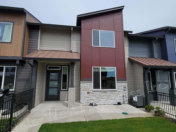 2nd image of 10910 NE 199th Ave