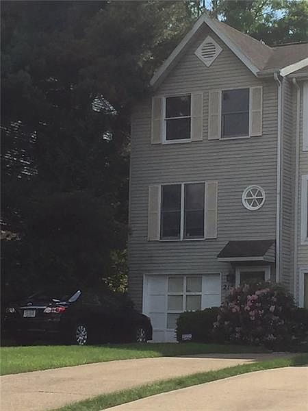 1st image of 215 Hawthorne Dr
