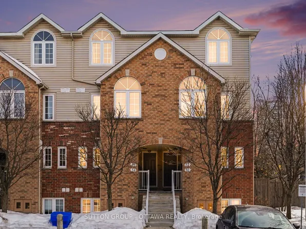 56 Steele Park Point, Ottawa, ON K1J 0J2