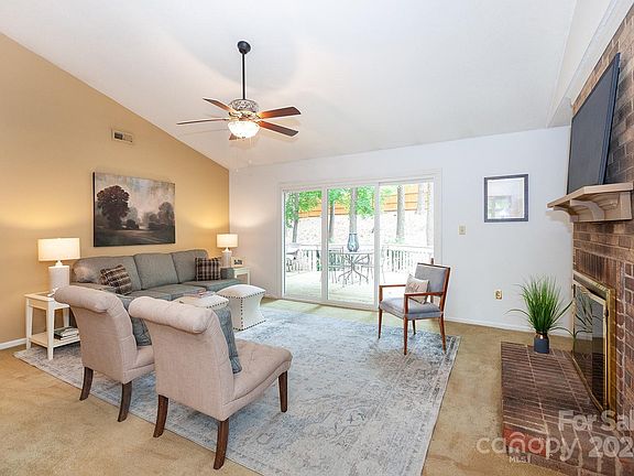 3rd image of 9725 Cloverwood Ct