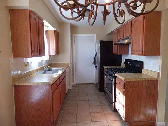5th image of 821 Greencove Dr