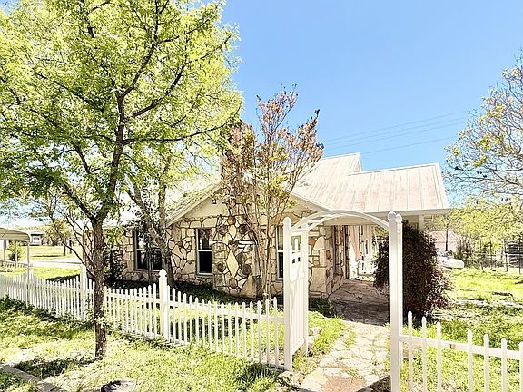 2nd image of 125 Henderson Branch Rd