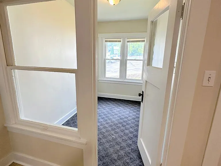 812 State St — Photo 24