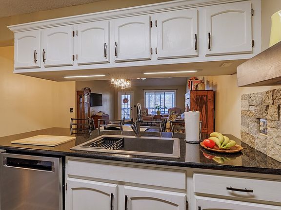 5th image of 118 Timberbrook Dr