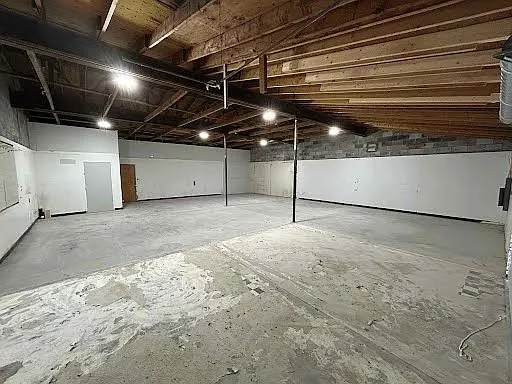 2270 Harper Rd — Photo 2