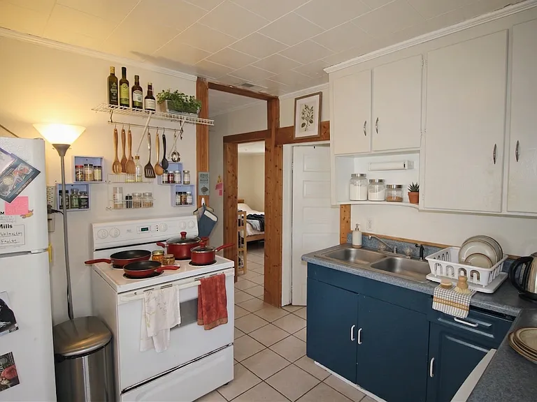207 Oak Ave — Photo 3