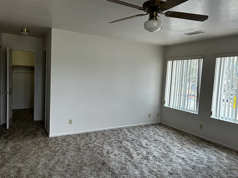 2363 E 4th Ave — Photo 5