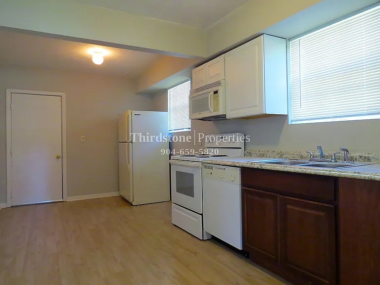 1946 Allandale Cir E — Photo 4