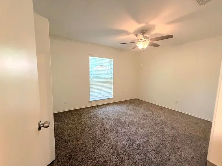 3433 Lynbrook Dr — Photo 17