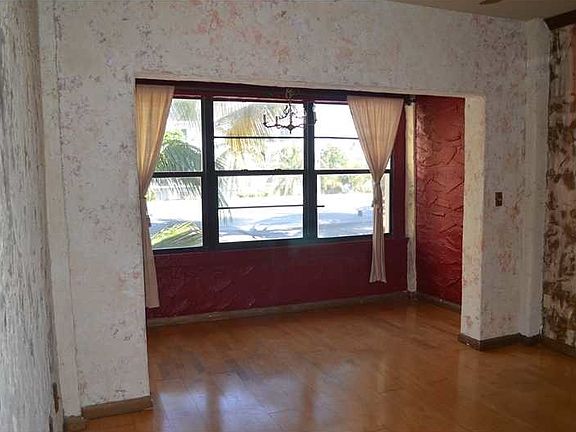 3rd image of 934 Michigan Ave APT 304