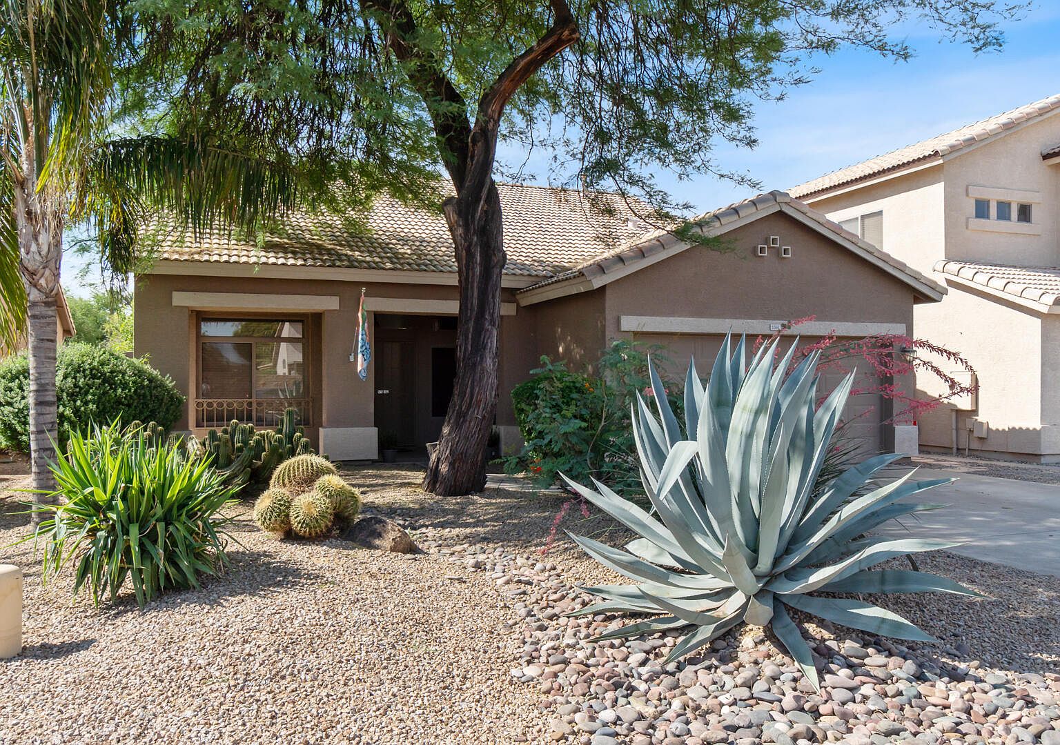 1561 E Black Diamond Dr