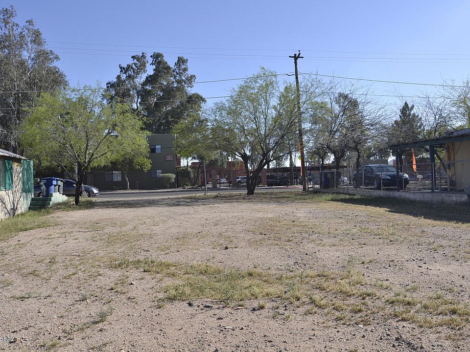 2nd image of 216 W Blacklidge Dr #9